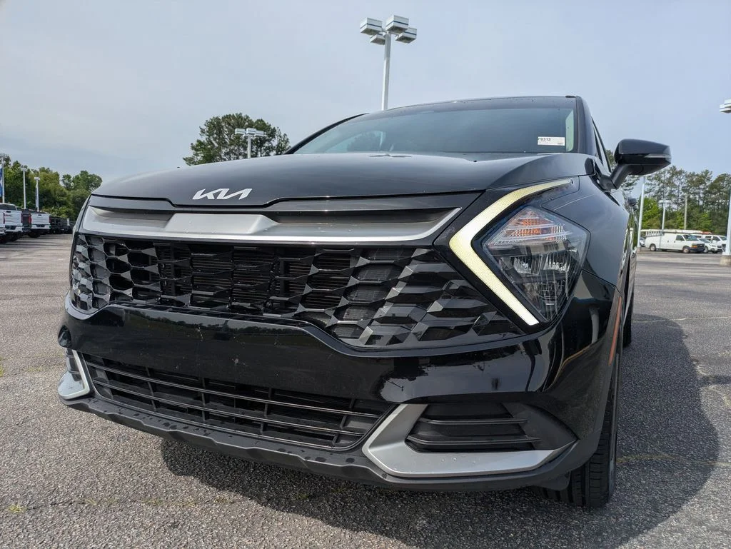 Used 2023 Black Kia EX image 10