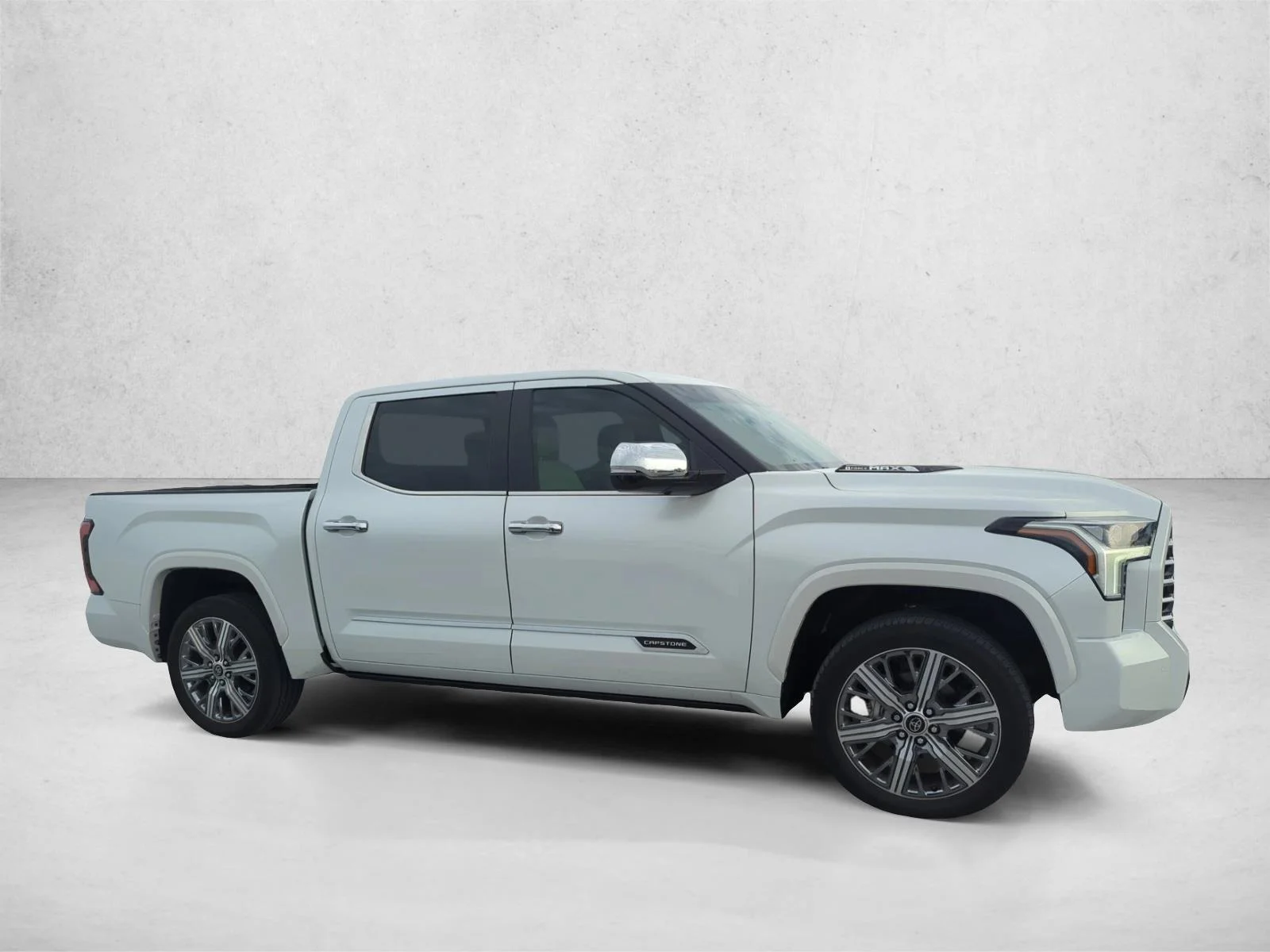 Used 2024 Wind Chill Pearl Toyota Capstone Hybrid image 4