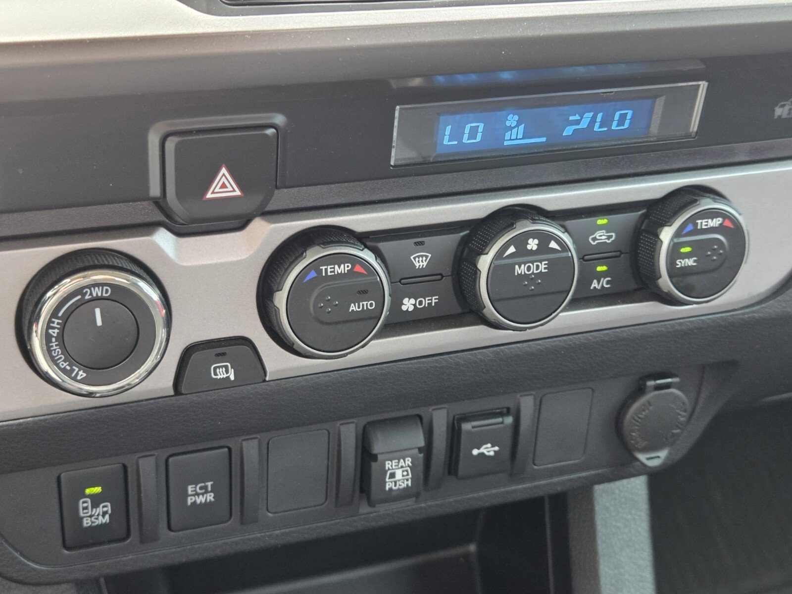Used 2023 Ice Toyota SR5 image 16