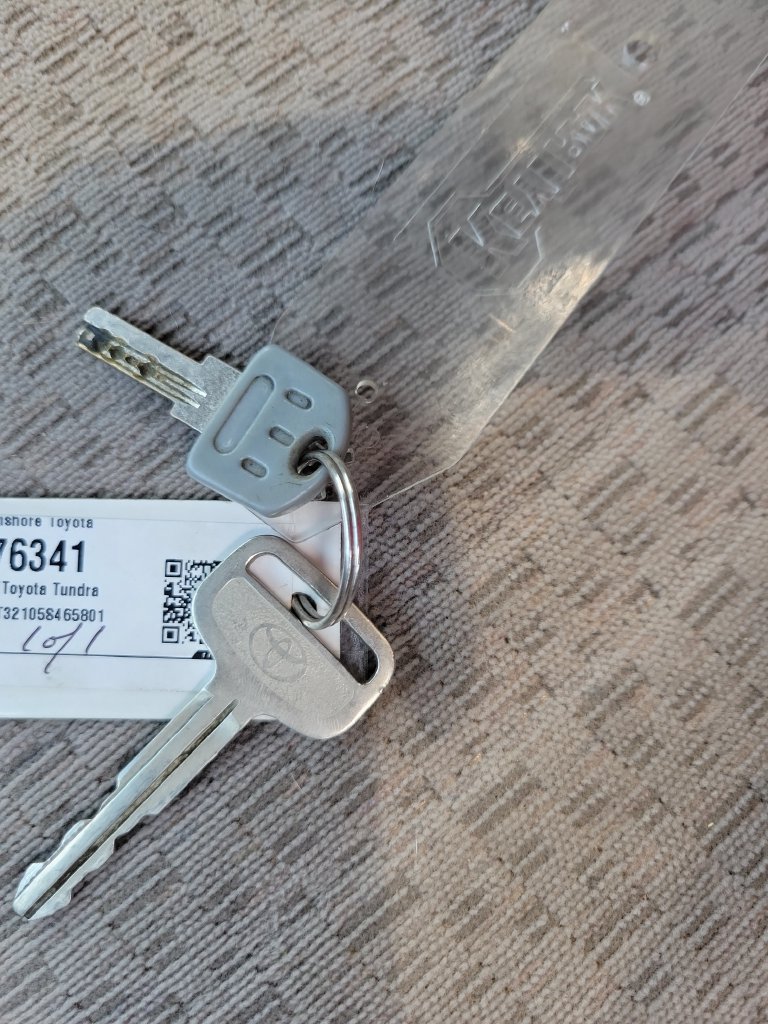 Used 2005 Gray Toyota Base image 33