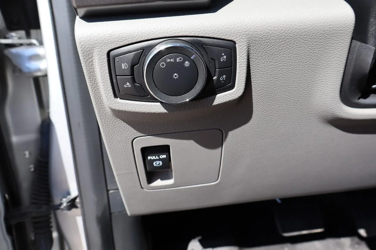 Used 2019 Ingot Silver Ford XLT image 11