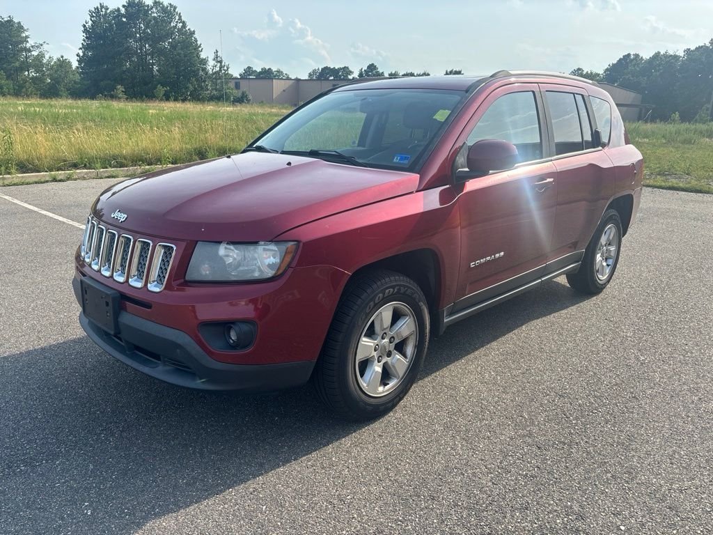 Used 2016 Red Jeep Latitude image 3