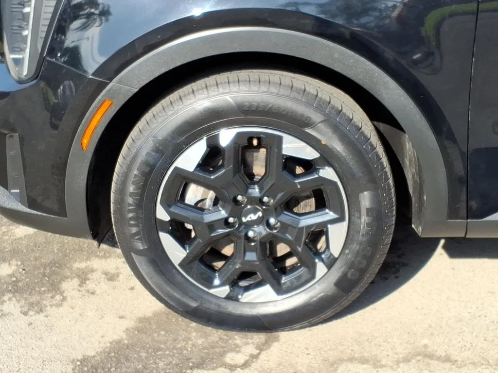 Used 2024 Black Kia S image 8