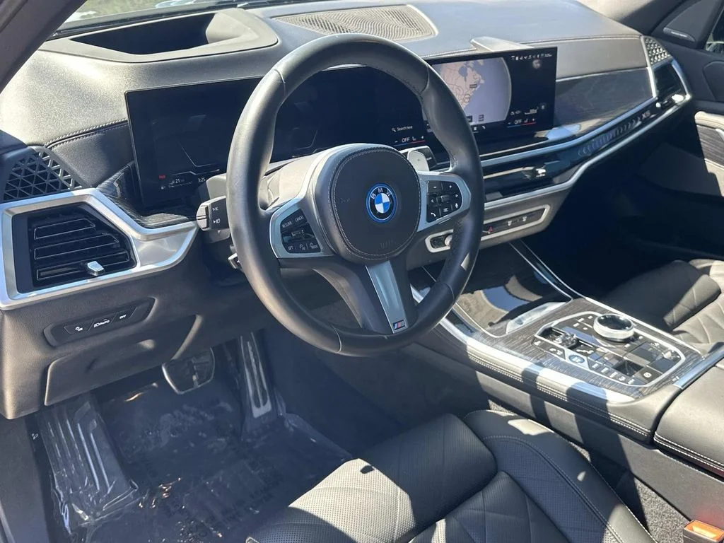 Used 2025 Black BMW xDrive50e image 2