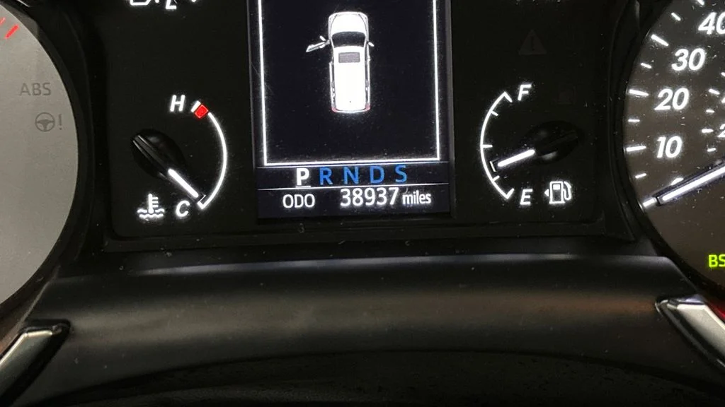 Used 2020 White Toyota Platinum image 17