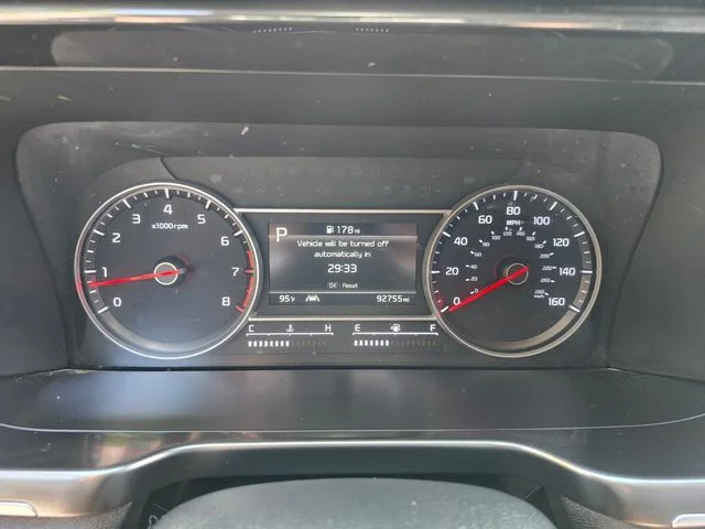 Used 2021 Red Kia S image 32