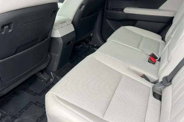 Used 2025 Silver Hyundai SEL image 13