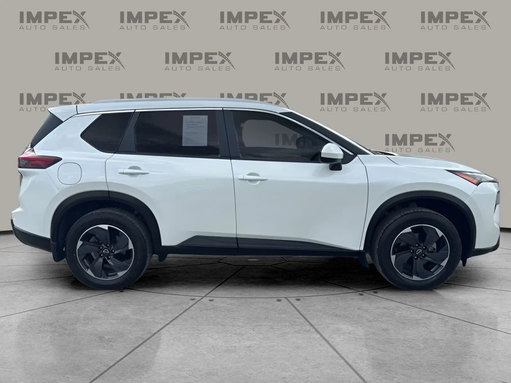 Used 2024 White Nissan SV image 6