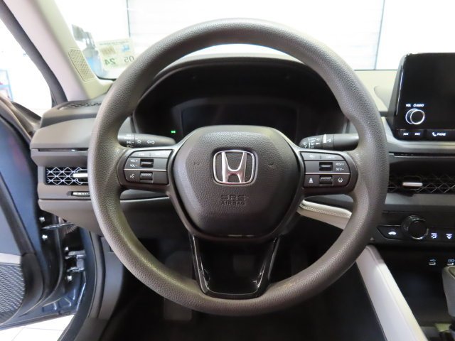 Used 2023 METEORITE GRAY METALLIC Honda EX image 9