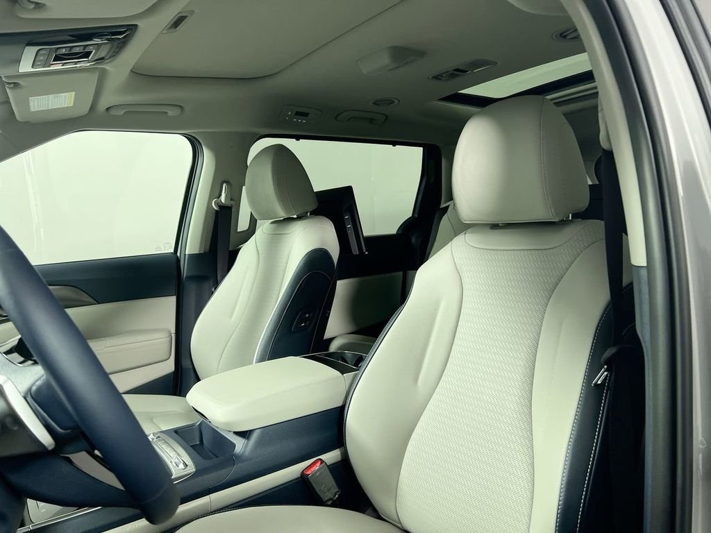 New 2026 Ceramic Silver Kia SX image 13