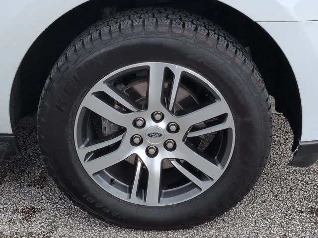 Certified Used 2024 Oxford White Ford Limited image 11