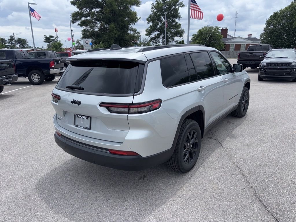 New 2026 Silver Zynith Exterior Paint Jeep Laredo image 5