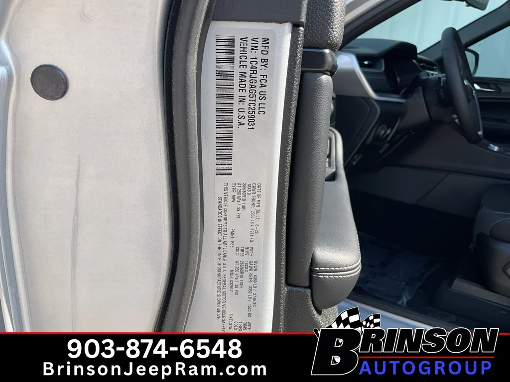 New 2026 Silver Zynith Exterior Paint Jeep Laredo X image 20