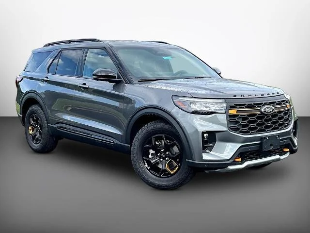 New 2026 Carbonized Gray Metallic Ford Tremor® image 32