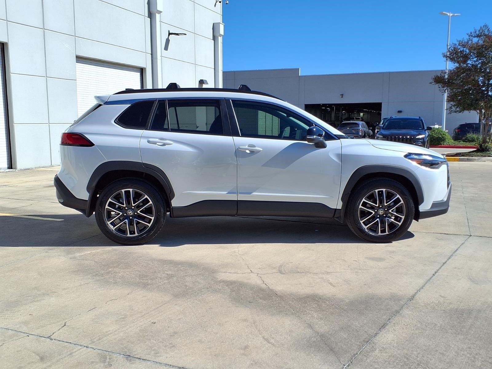 Certified Used 2026 WIND CHILL PEARL Toyota XLE image 4