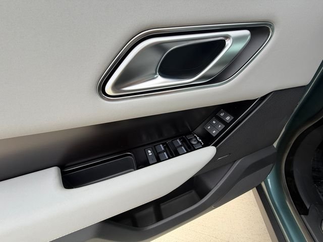 New 2026 Giola Green Land Rover Dynamic SE image 11