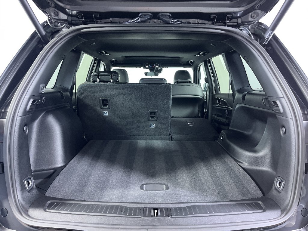 New 2026 Baltic Gray Metallic Clear-Coat Exterior Paint Jeep Laredo Altitude image 10