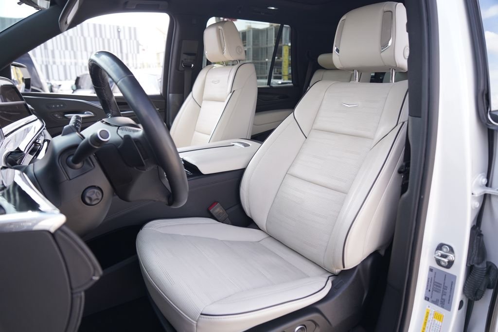 Used 2021 White Cadillac Sport image 11