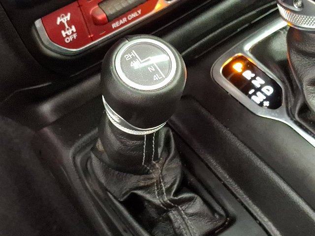 Used 2025 White Jeep Rubicon image 27