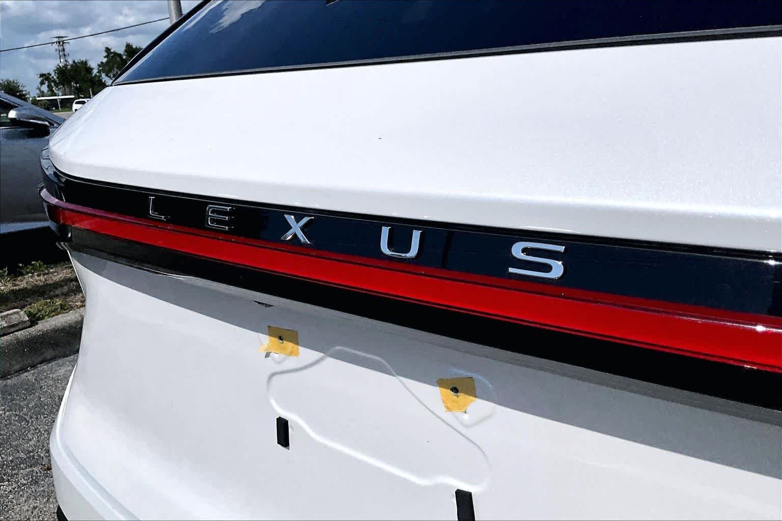 Used 2024 Eminent White Pearl Lexus Luxury image 31