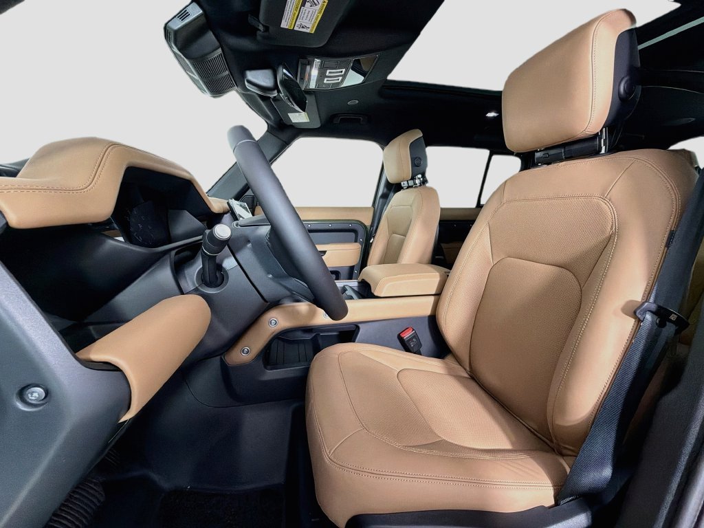 New 2026 Woolstone Green Land Rover X-Dynamic SE image 22