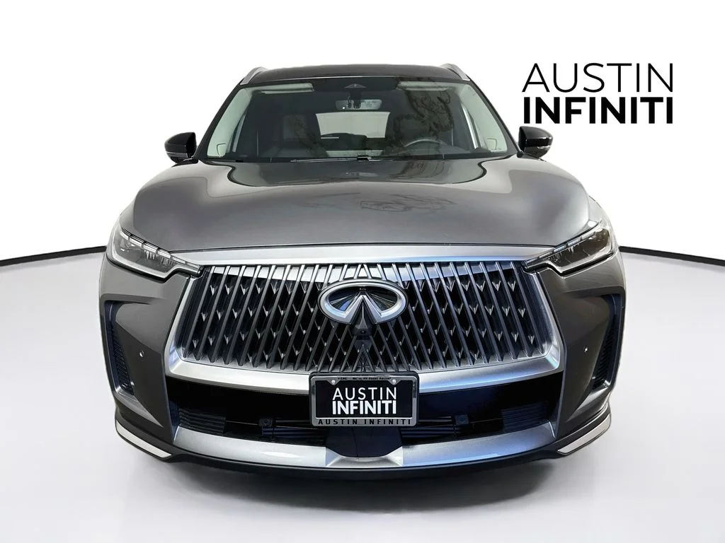 Certified Used 2026 Gray INFINITI LUXE image 4