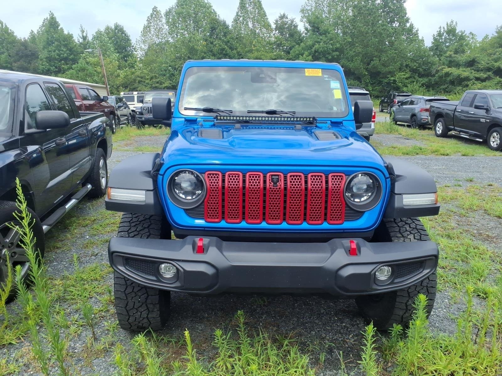Used 2024 Hydro Blue Pearlcoat Jeep Rubicon image 4