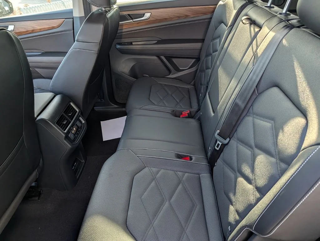 New 2026 Black Volkswagen 2.0T SE image 11