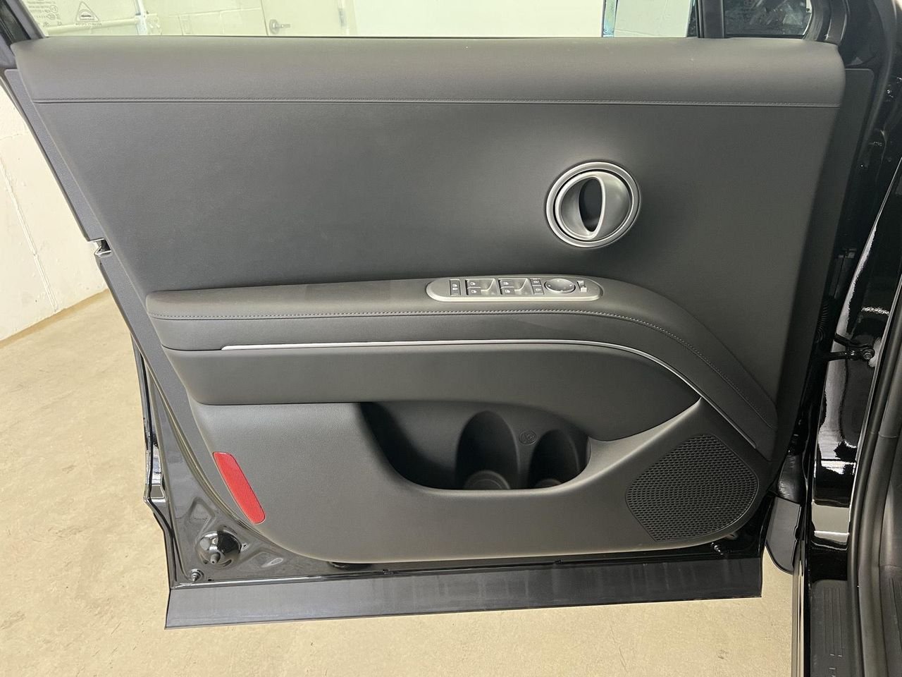 New 2027 Abyss Black Pearl Hyundai SEL 7P image 11
