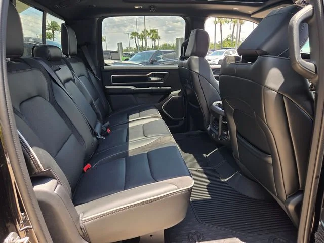 New 2026 Diamond Black Crystal Pearl-Coat Exterior Paint RAM Laramie image 15