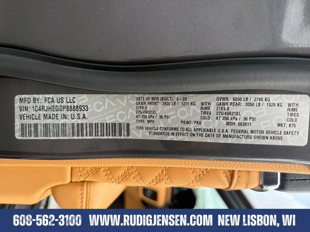Used 2023 Gray Jeep Summit Reserve image 30