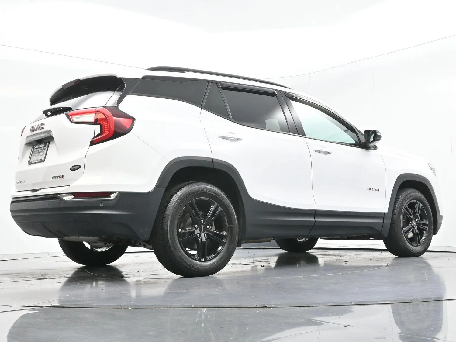 Used 2022 Summit White GMC AT4 image 57
