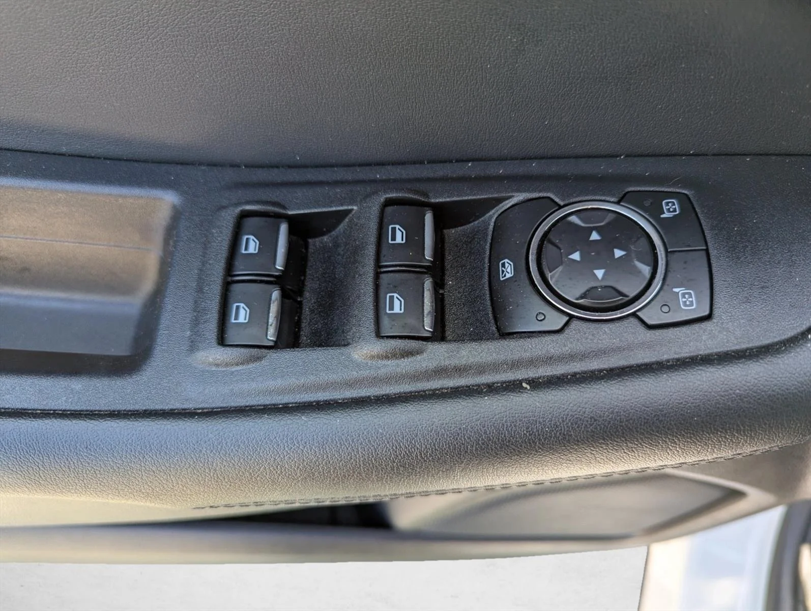 Used 2024 Oxford White Ford SEL image 10