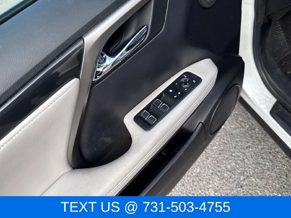 Used 2020 White Lexus 350 image 12