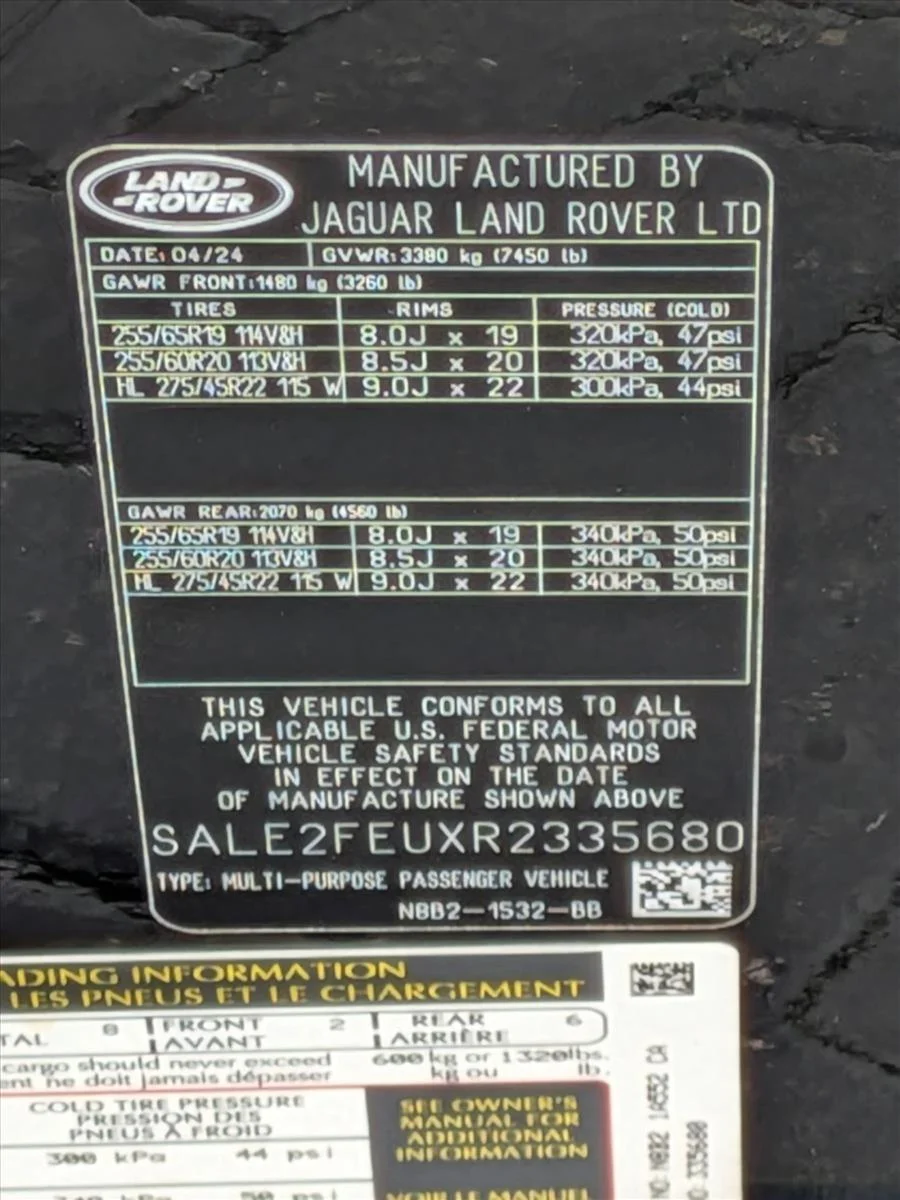 Used 2024 Black Land Rover X-Dynamic SE image 23