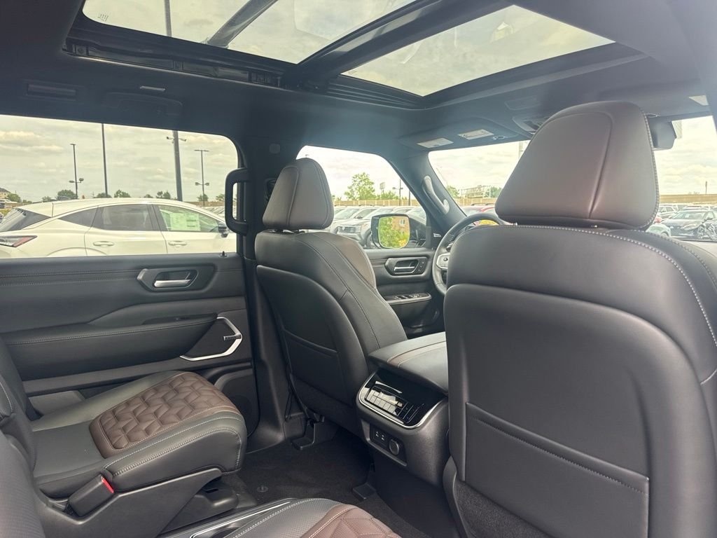 New 2026 White Nissan Platinum image 22