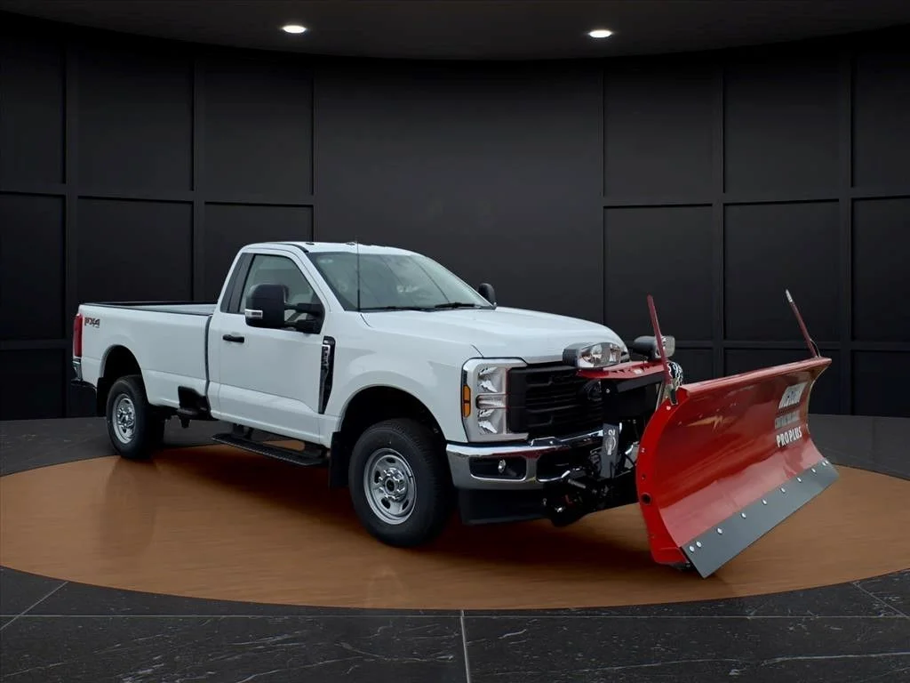 New 2026 Oxford White Ford XL PLOW TRUCK image 23