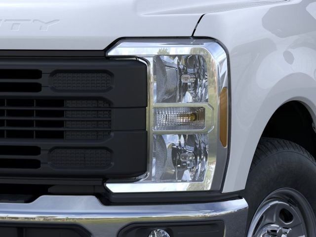 New 2026 Oxford White Ford XL image 40
