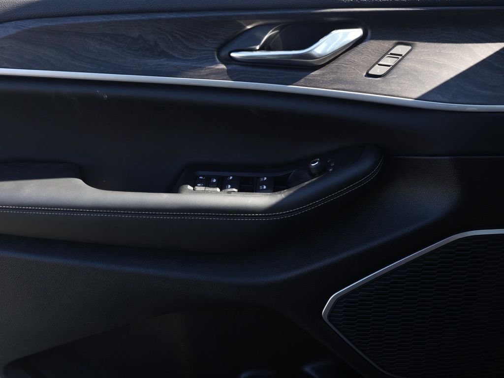 New 2026 Diamond Black Crystal Pearl-Coat Exterior Paint Jeep Limited image 23