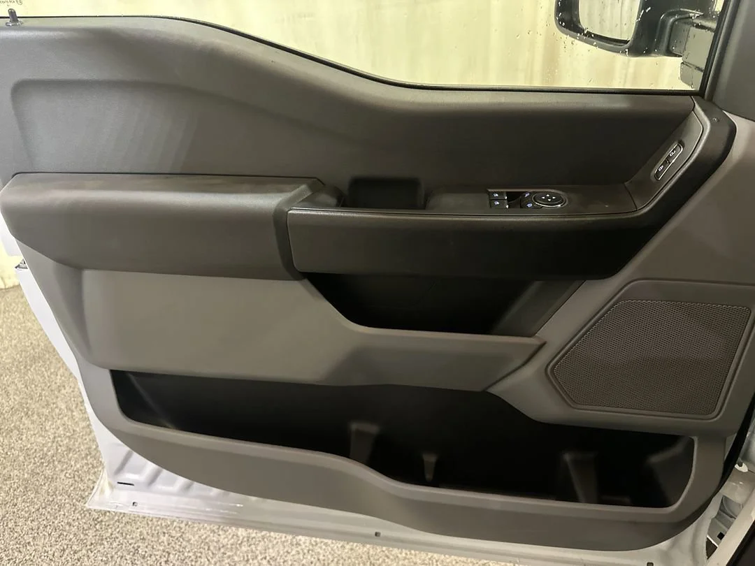 New 2025 Oxford White Ford F-550® XL image 16