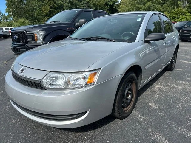 Used 2004 Silver Saturn 2 image 3