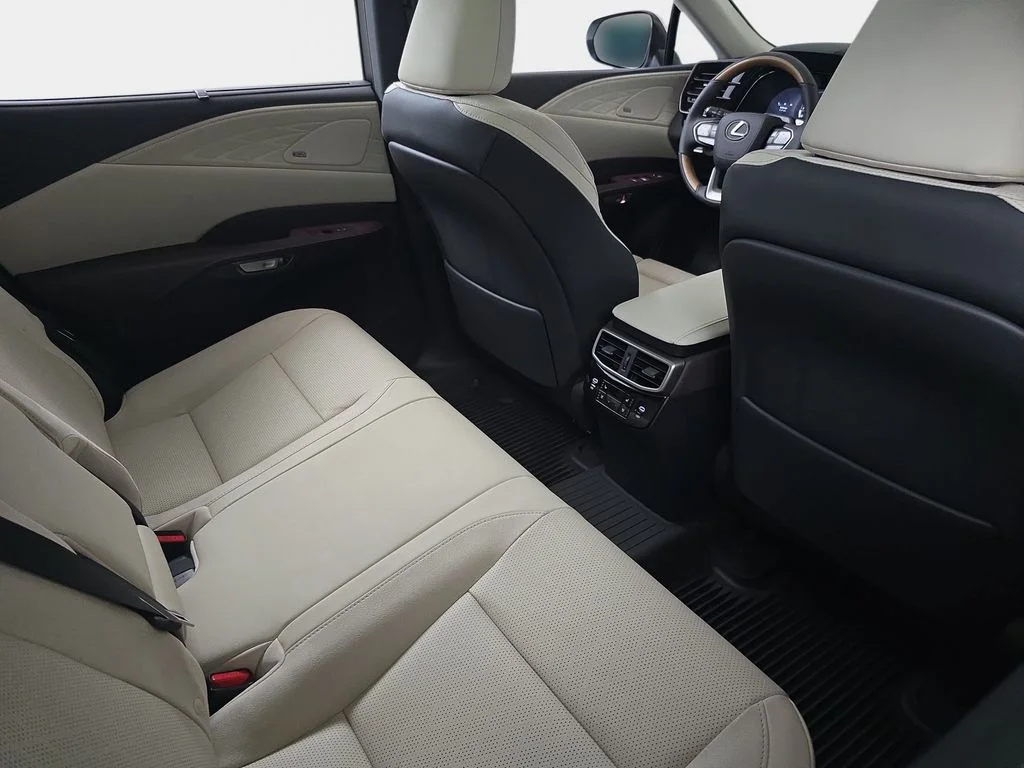 New 2026 Eminent White Pearl Lexus LUXURY image 11
