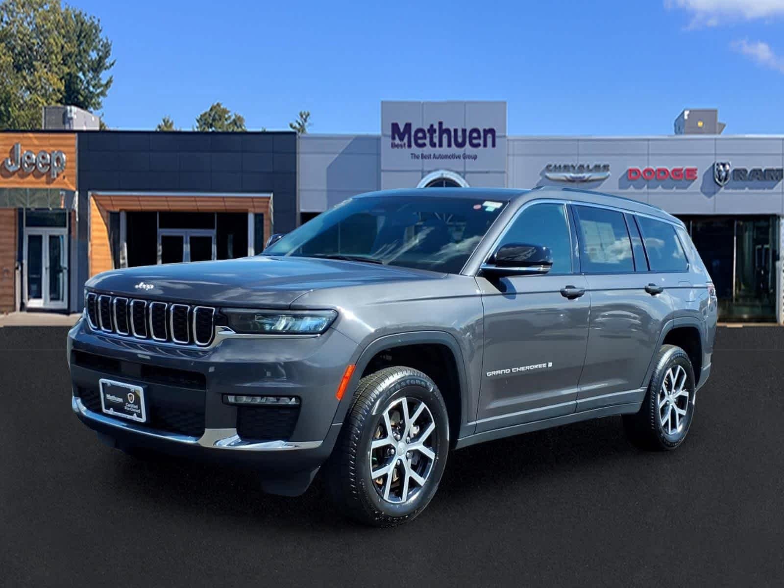 Used 2024 Baltic Gray Metallic Clearcoat Jeep Limited image 9