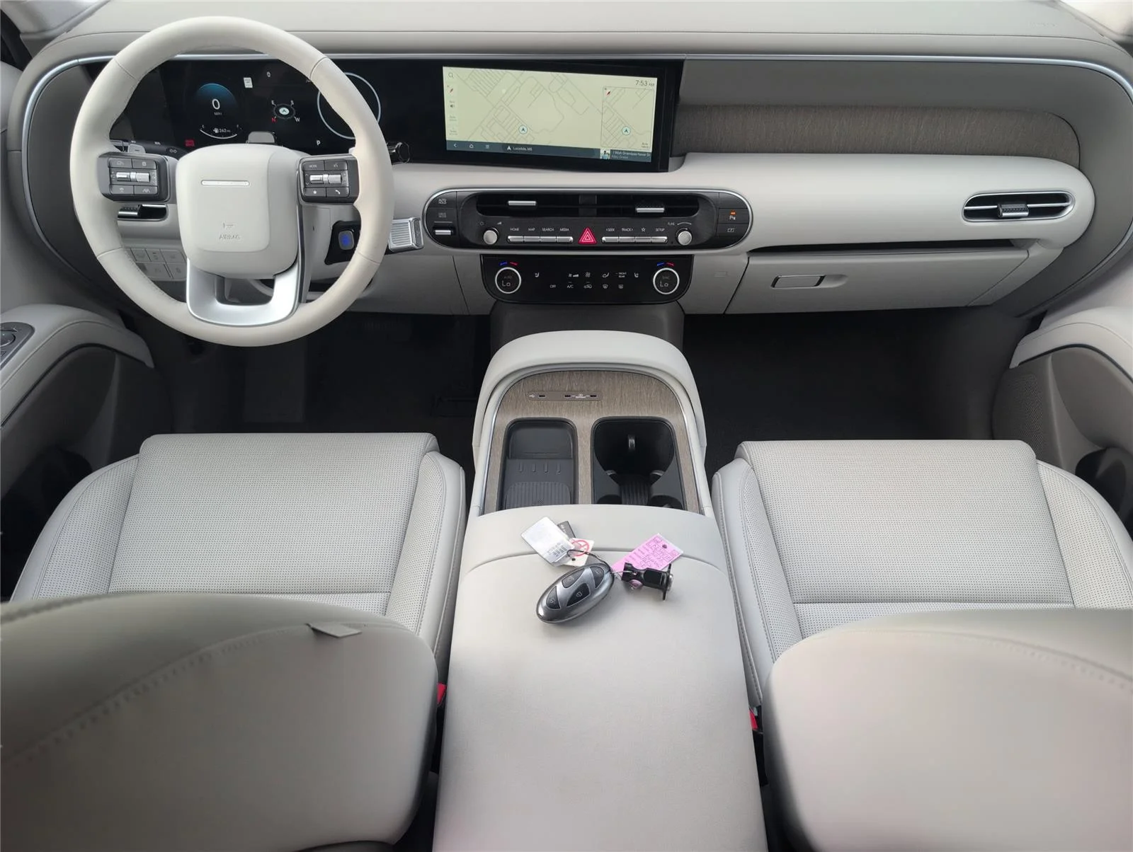 Used 2026 Titan Green Hyundai SEL 7P image 32