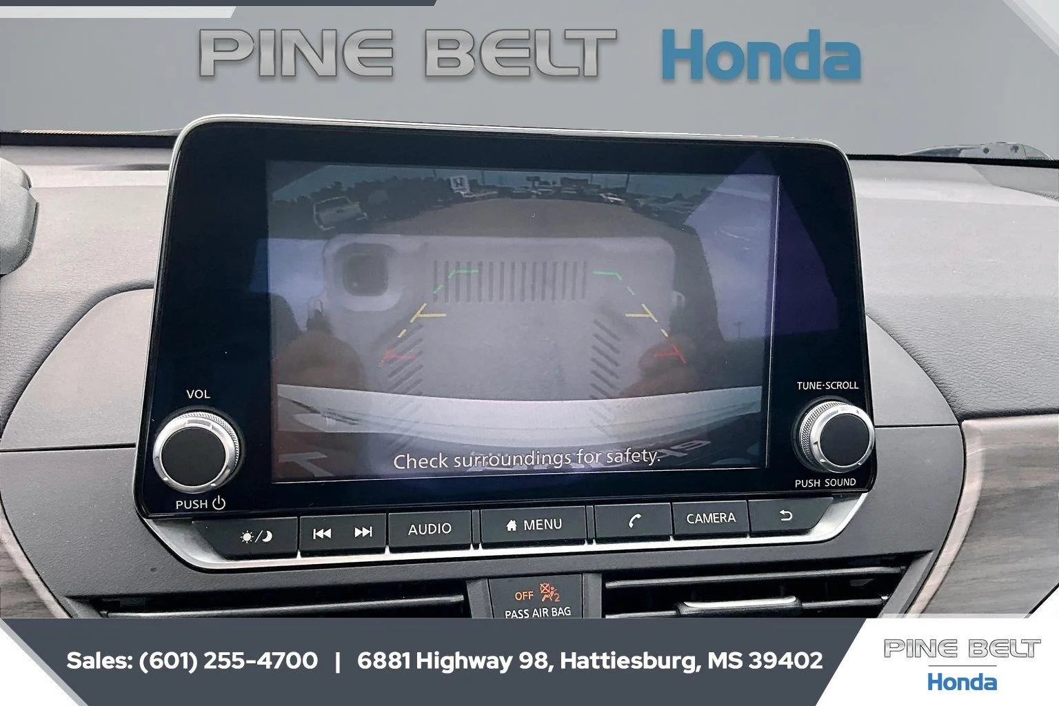 Used 2025 Glacier White Nissan SV image 15