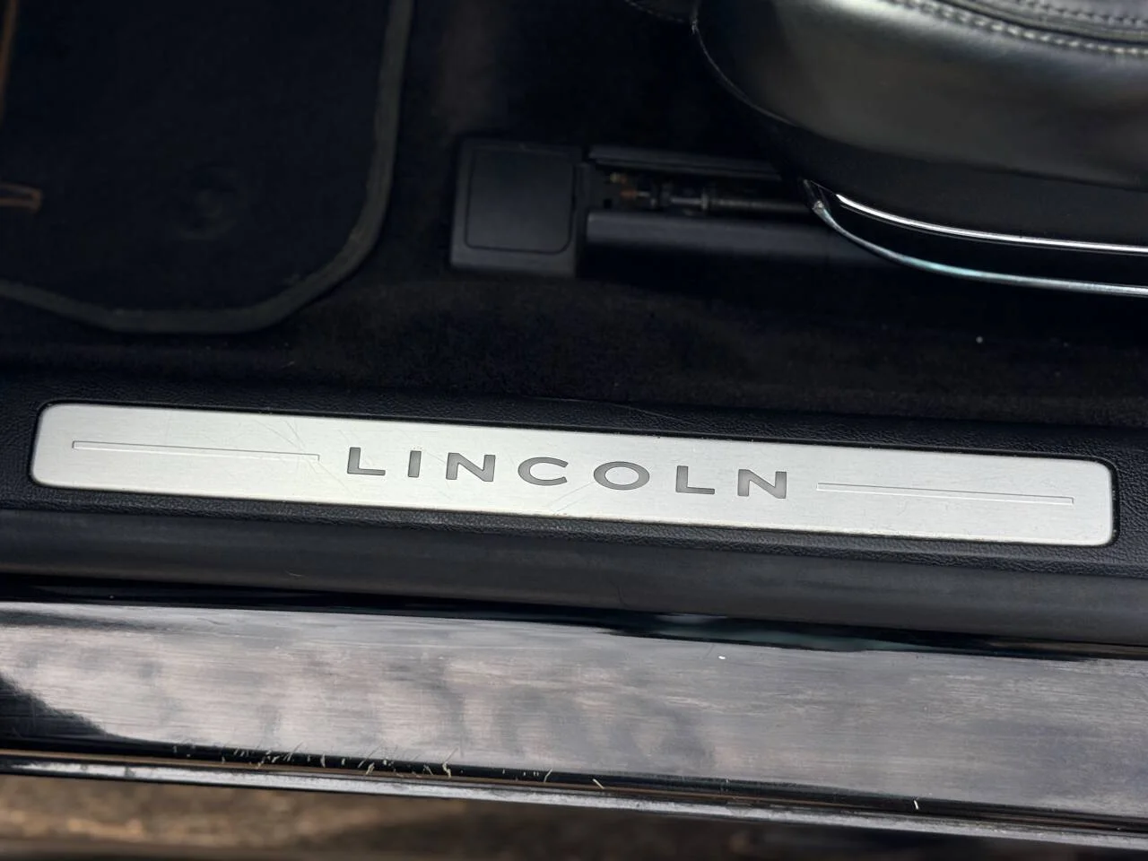 Used 2017 Black Lincoln Black Label AWD 4dr Sedan image 24