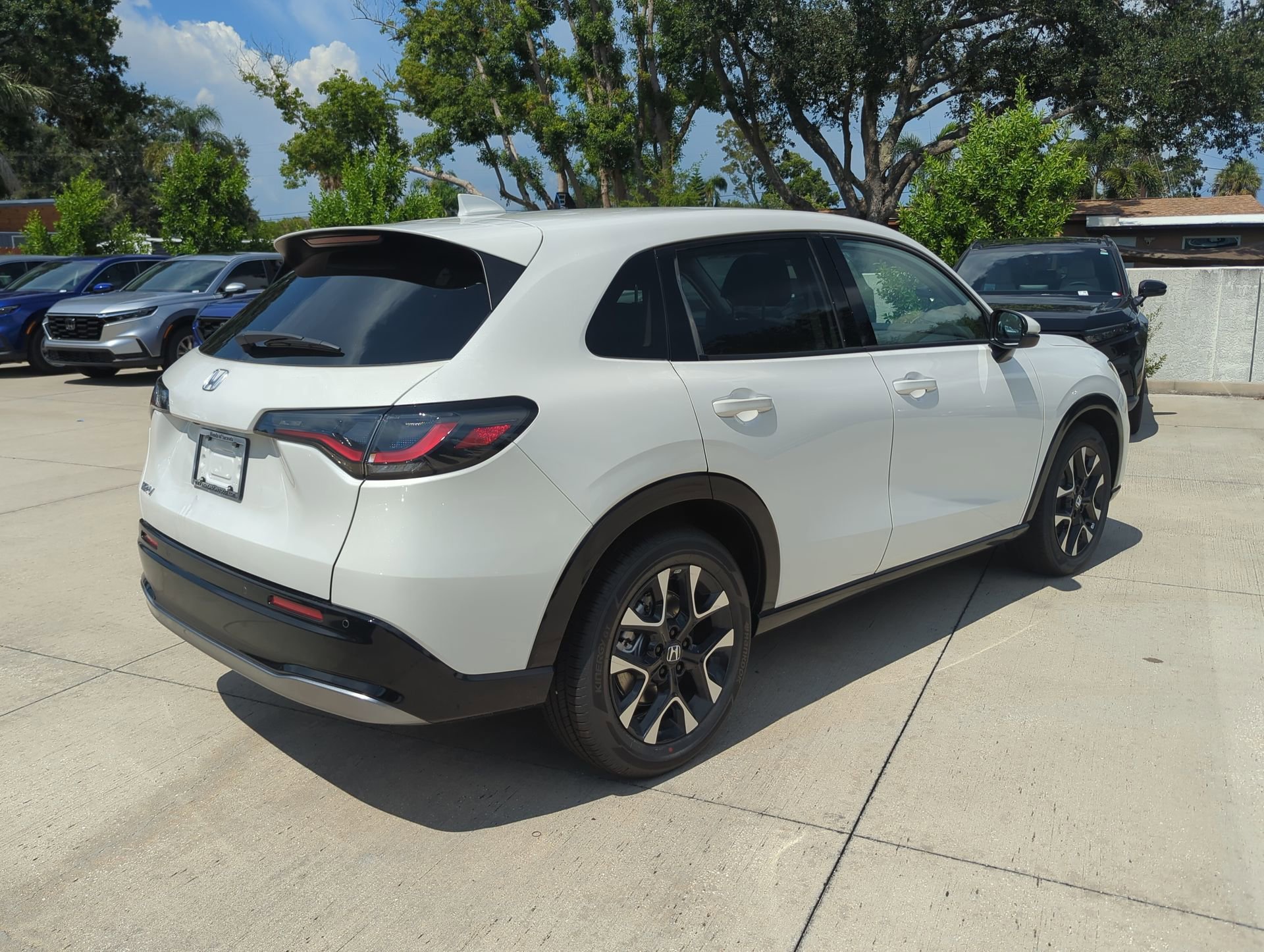 New 2027 Platinum White Pearl Honda EX-L image 6