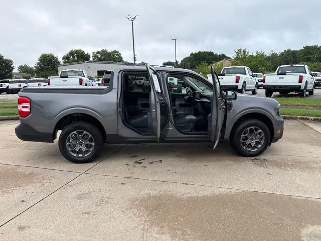 Used 2025 Gray Ford XLT image 17