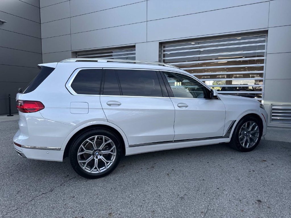 Used 2019 White Metallic BMW xDrive40i image 7