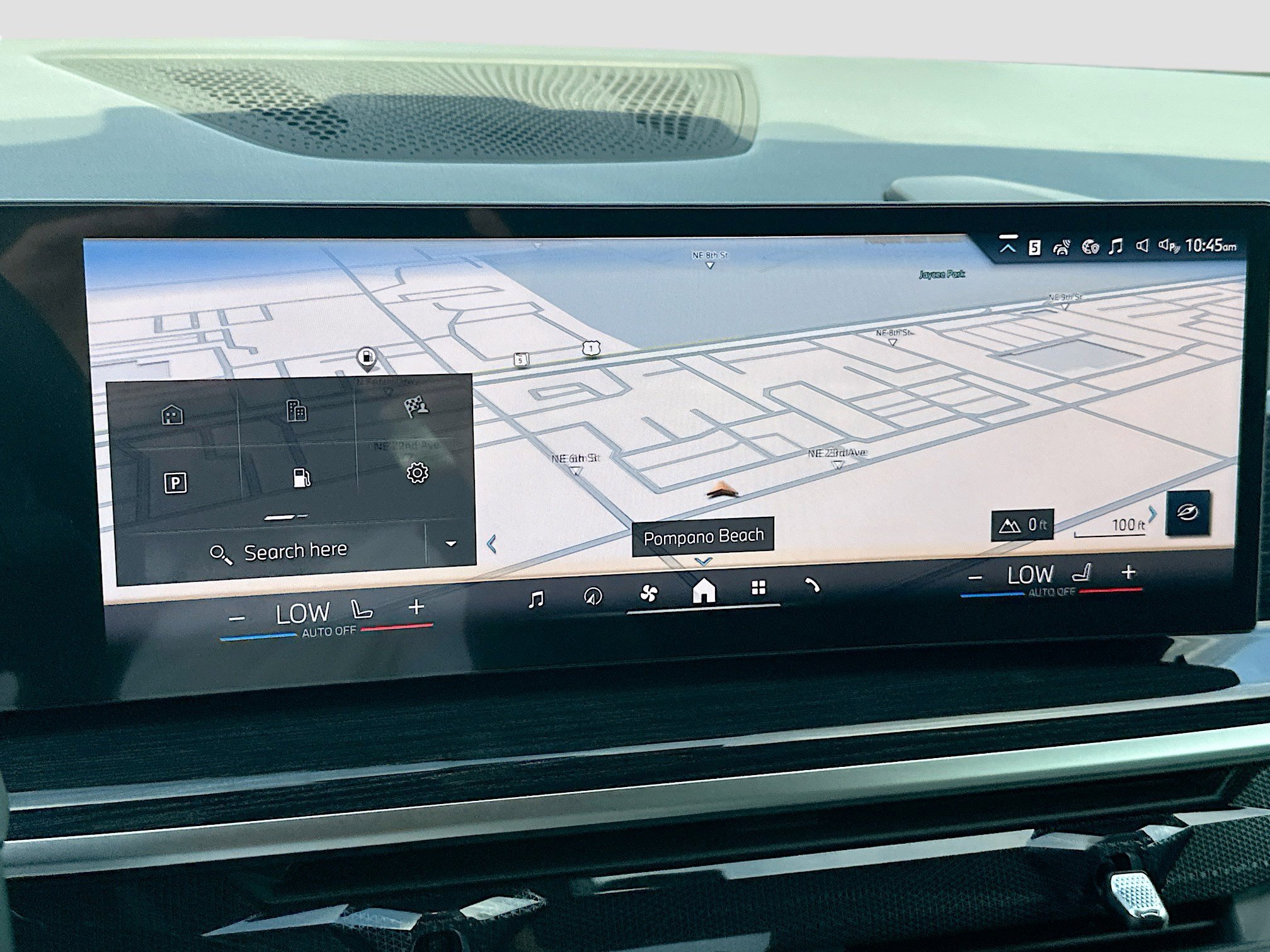 New 2026 Skyscraper Grey Metallic BMW sDrive40i image 11